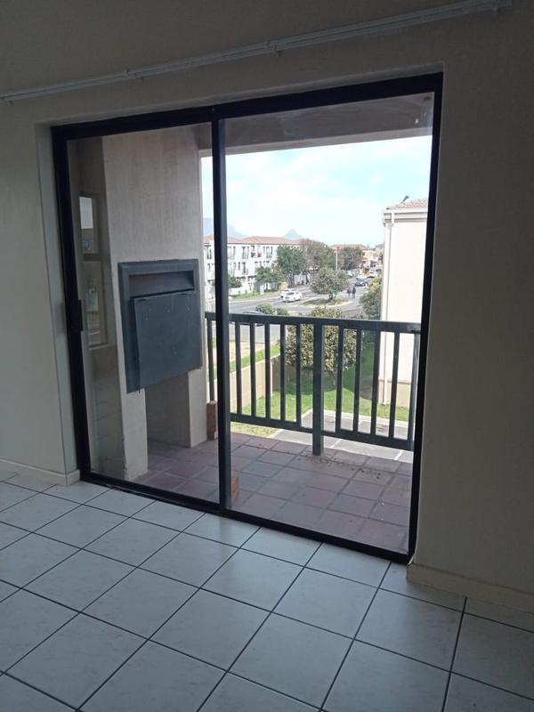 To Let 3 Bedroom Property for Rent in Parklands Western Cape